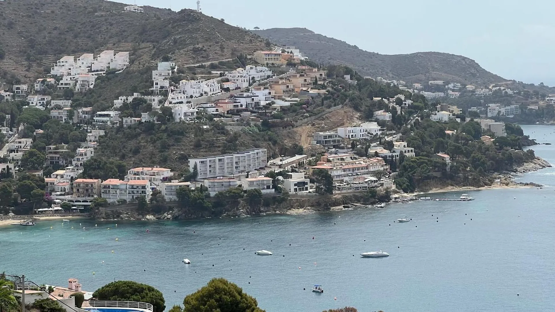 Apartamento En Roses Con Preciosas Vistas Del Mar Ap1 Spain